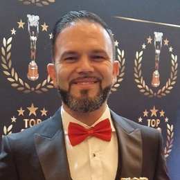 特朗普发言影响,纳斯达克100指数出现回调并触及日内低点