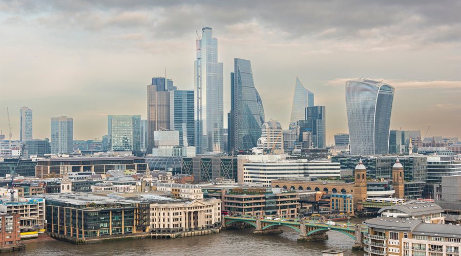 英国智库警告里夫斯预算规则或遭遇44亿英镑赤字；