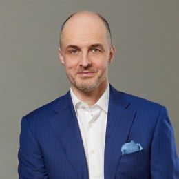 友和集团(02347)股东将5999.46万市值股票由香港上海汇丰银行转至UBS Securities Hong Kong Limited，占比18.77%