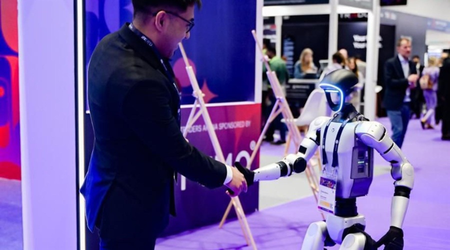 微软(MSFT.US)削减数据中心引发恐慌 高盛安抚市场：AI算力需求仍强劲 800亿美元支出无变化